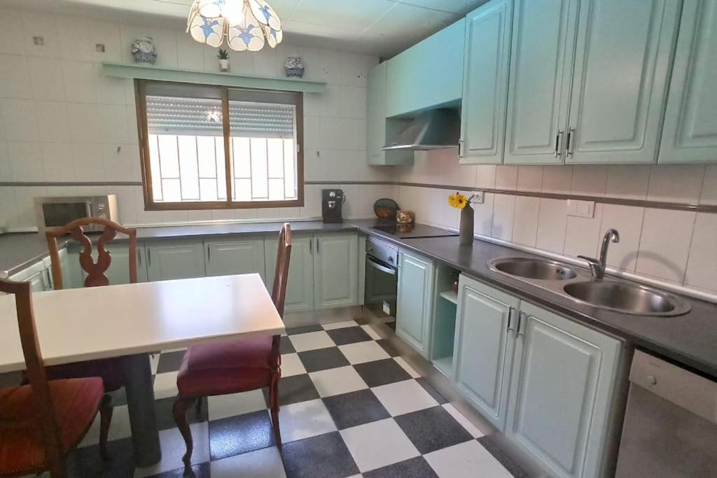 Casa Con Piscina Y Barbacoa A 3 Kilometros De La Alhambra Βίλα Huétor Vega Εξωτερικό φωτογραφία
